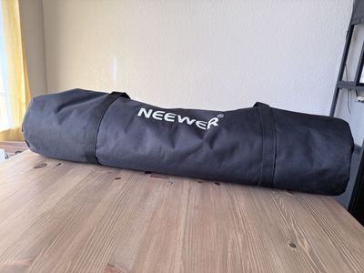 Neewer clamshell reflector