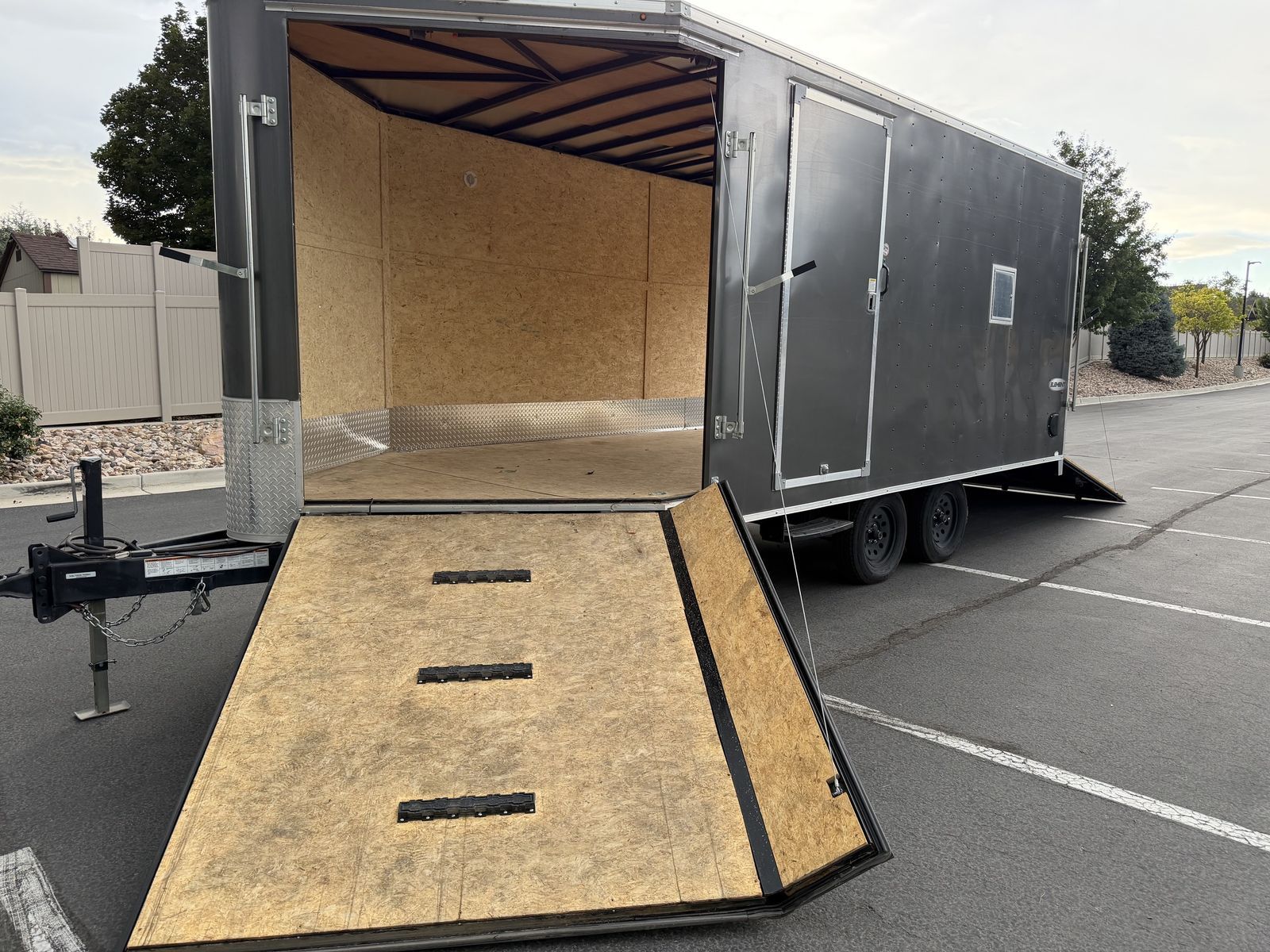 Look 8.5x21 V-Nose Enclosed Trailer – Front & Rear Ramps – Excellent Condition