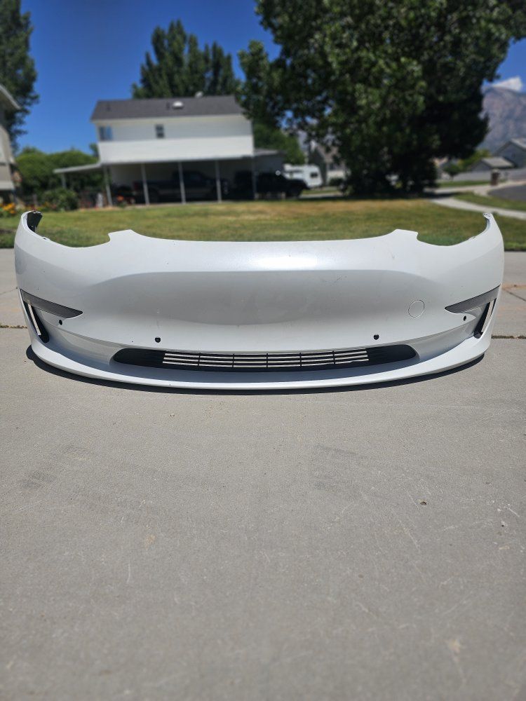 Tesla Model 3 Front Bumper - White, Used, without Parking Sensors, with lights.
