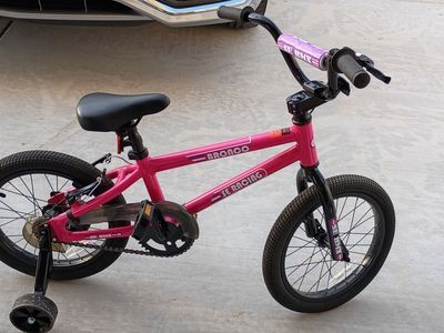 SE Bikes Bronco 16" Kids Bike w/ Training Wheels & Pads