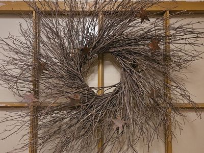 Twig wreath with metal stars