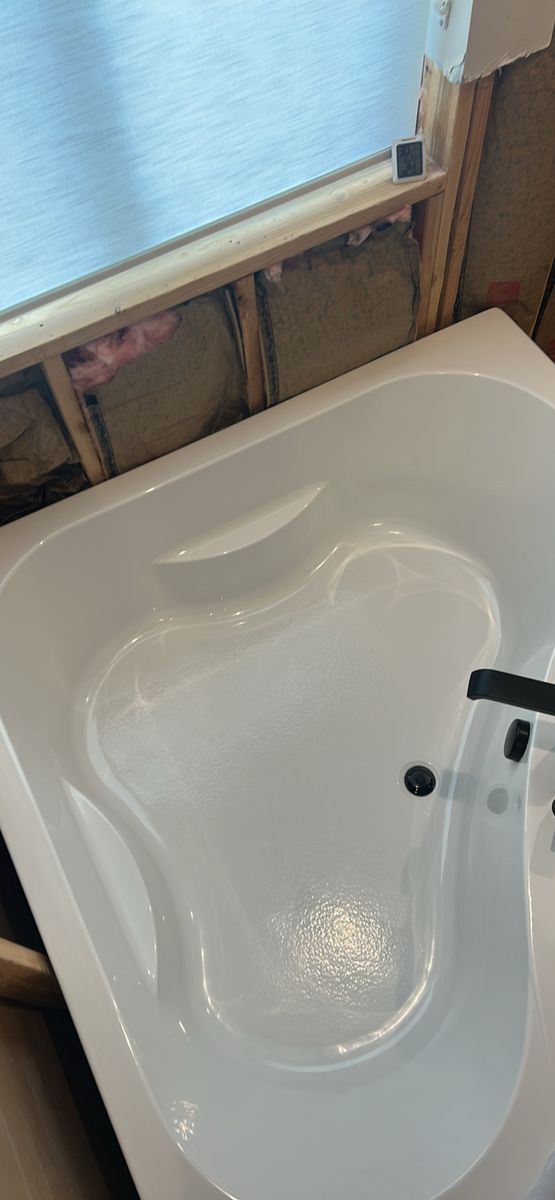 Tubbz Odyssey (PS6060) 5' Corner Drop-In Soaker Bathtub with Moen Genta Matte Black Faucet