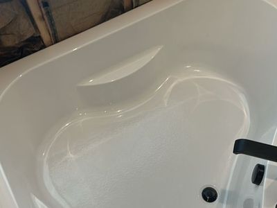 Tubbz Odyssey (PS6060) 5' Corner Drop-In Soaker Bathtub with Moen Genta Matte Black Faucet