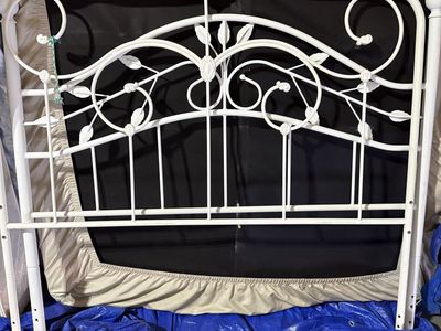 Bed sets and television all free