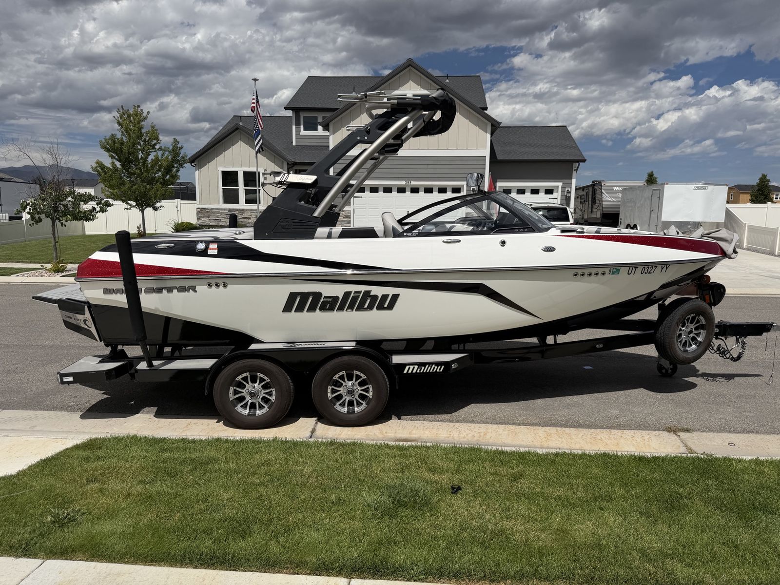 2017 Malibu Wakesetter 21 VLX Ski & Wakeboard Boat **201 Hrs.**