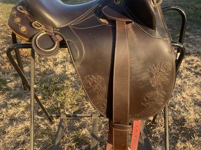 Australian saddle