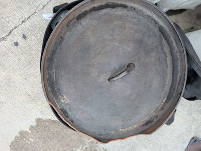 15" Dutch Oven with bag