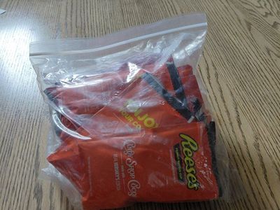 Candy Shop Cocoa & Reese's Peanut Butter Cup Hot Cocoa Mix Packets - Assorted, New