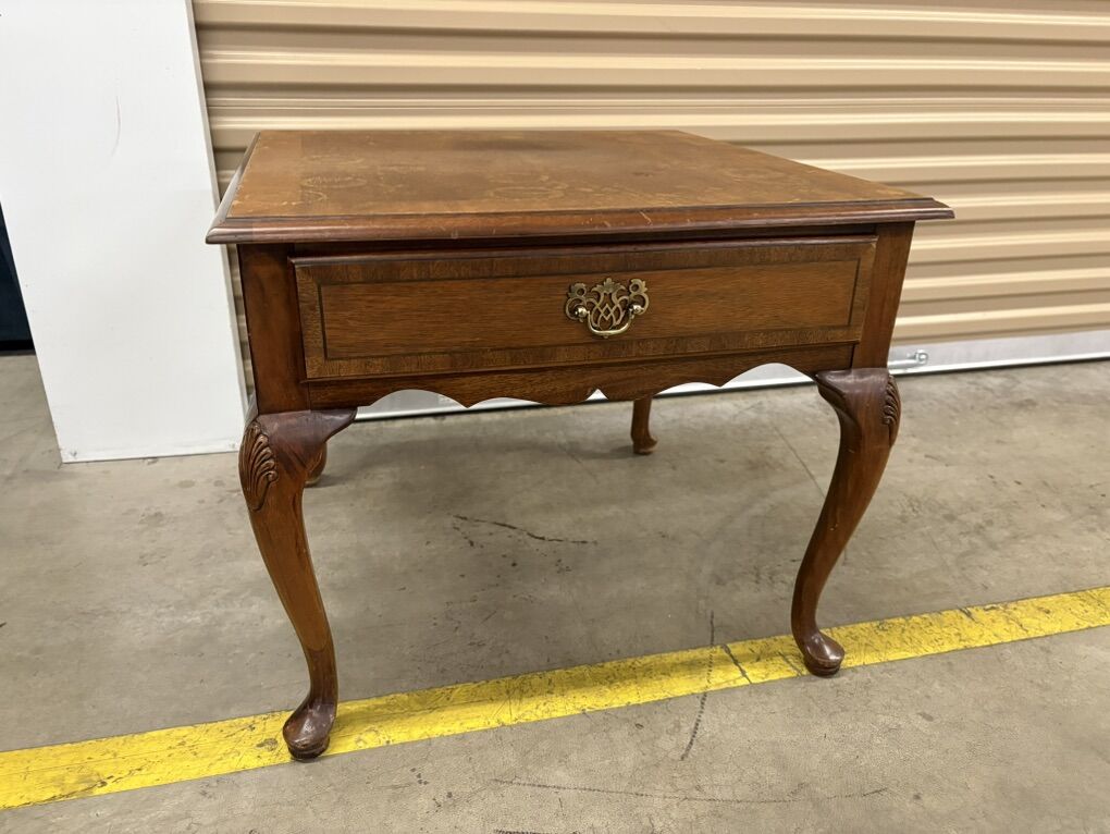 Antique Mahogany Wooden Nighstand/EndTable