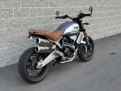 Ducati scrambler 1100 Special (725 miles!)