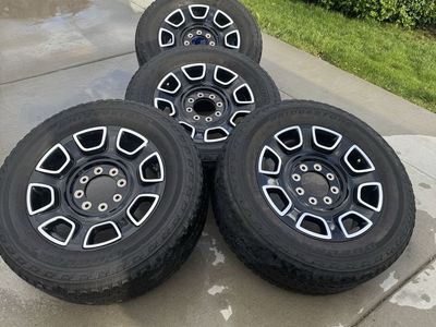 Ford superduty PLATINUM wheels and tires