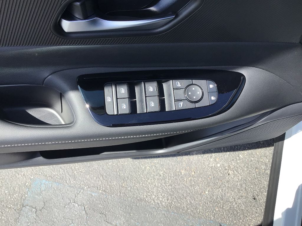 Main image 5