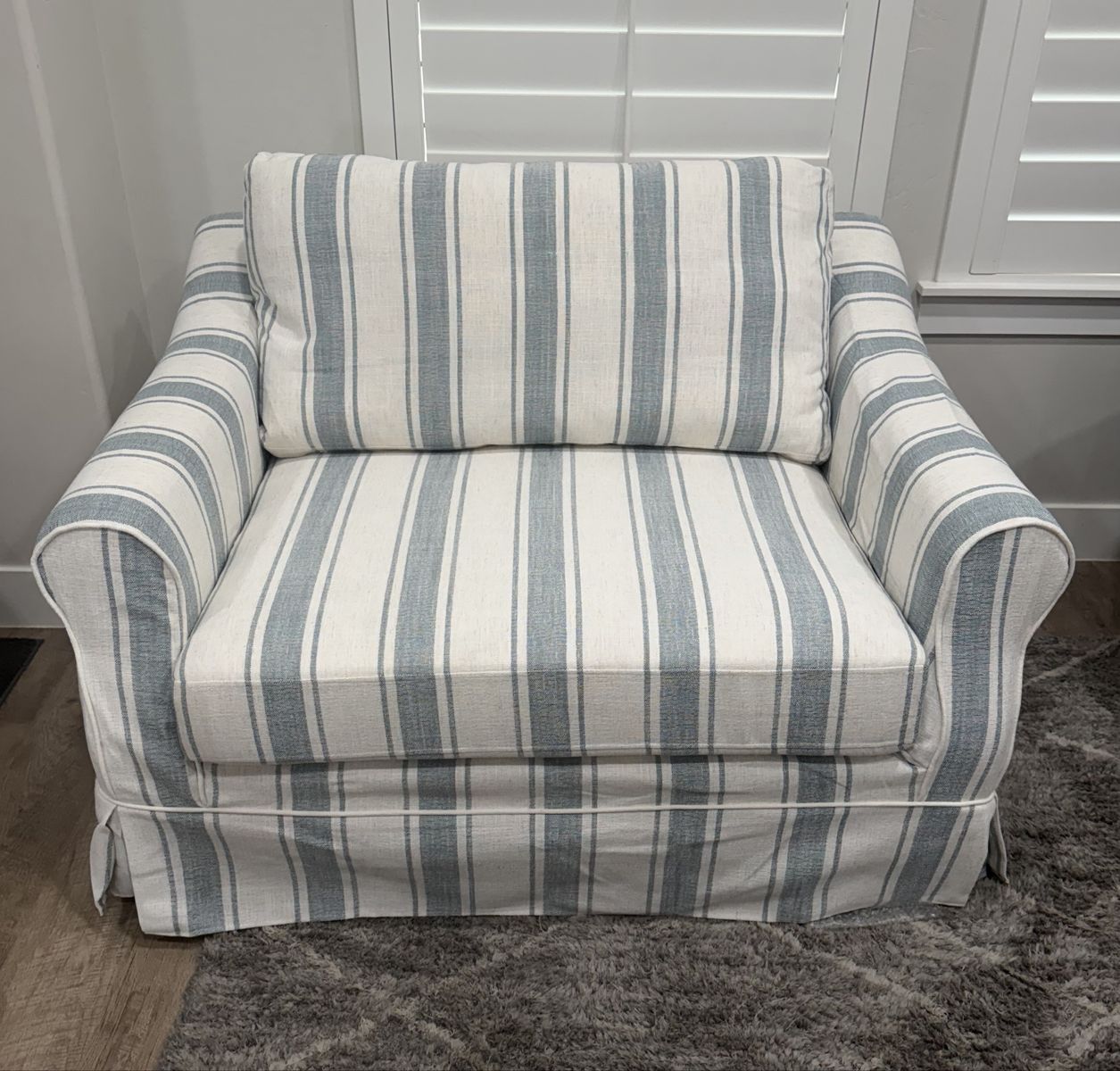 Farmhouse oversized chair