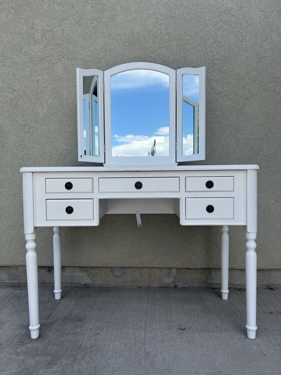 White Vanity Desk with Tri-Fold Mirror and 5 Storage Drawers