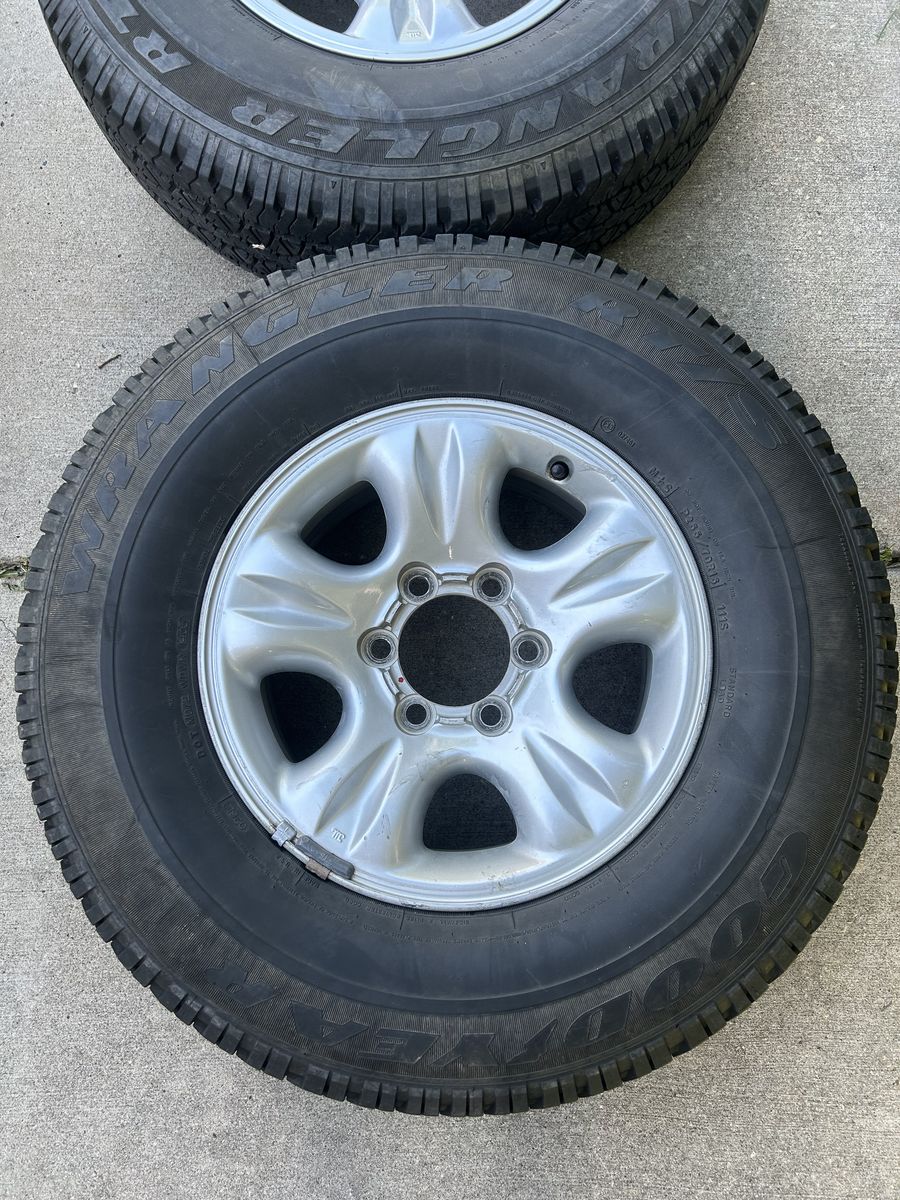 Toyota 4Runner wheels rims  Goodyear Wrangler 265/70/16r tires