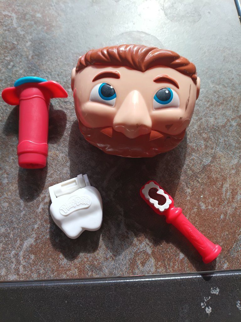 Play-Doh Drill 'n Fill Dentist Patient Head