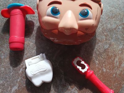 Play-Doh Drill 'n Fill Dentist Patient Head