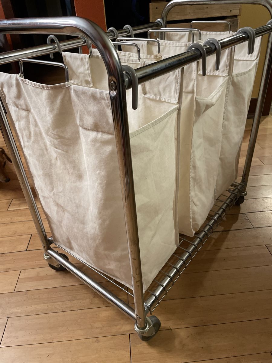 Rolling Metal Laundry Sorter Cart with 4 Removable Canvas Bags