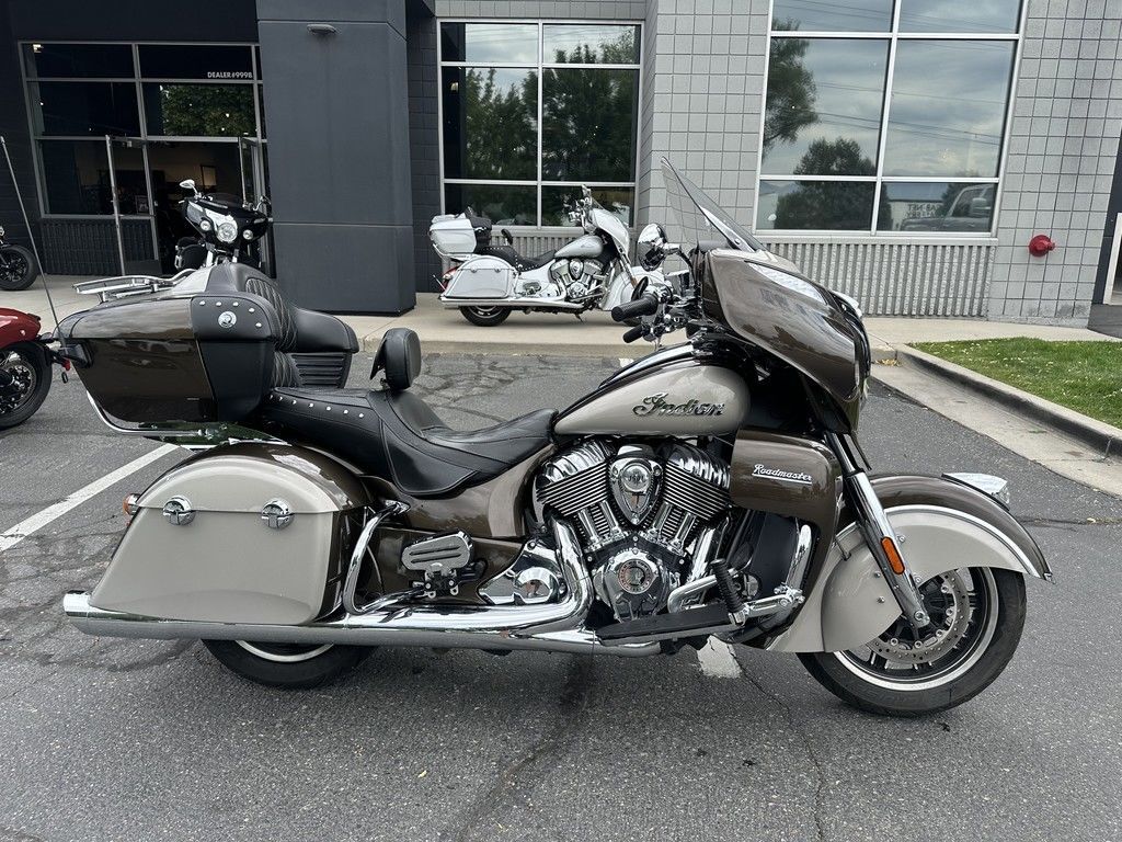 2023 Indian Motorcycle® Roadmaster® Bronze Pearl Metallic / Silver Metallic