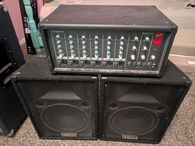 Fender powered mixer with 2 Yamaha speakers