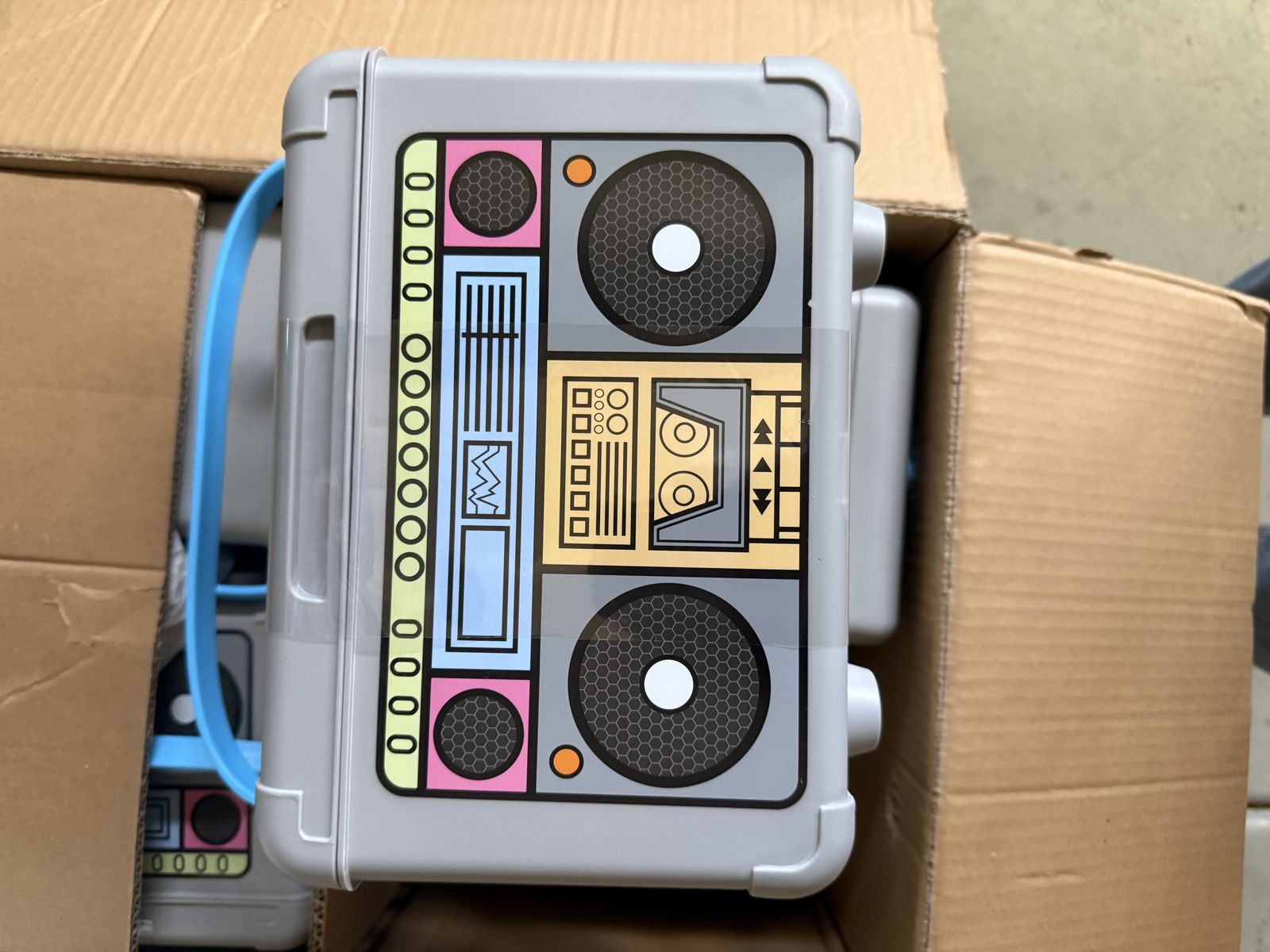 Bulk Buy- 12 Pk Retro Stereo Toys