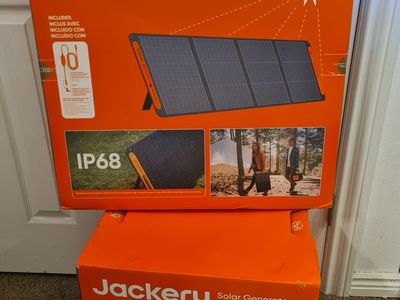 Jackery Explorer 3000 Solar Generator & Saga 200 Panel kit