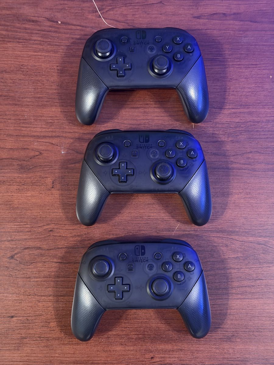 Nintendo Switch pro controllers x3