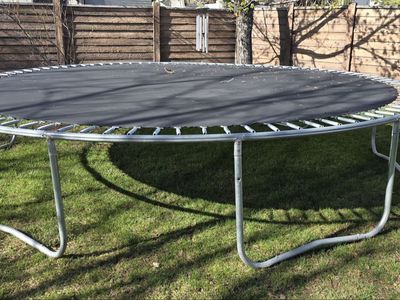 Trampoline