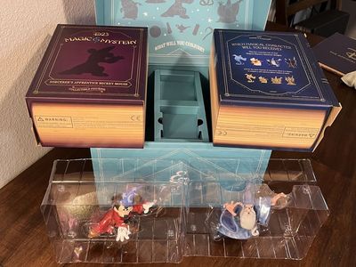 D23 Magic & Mystery 2024 EXCLUSIVE Gold Member Set Sorcerer Mickey & Merlin