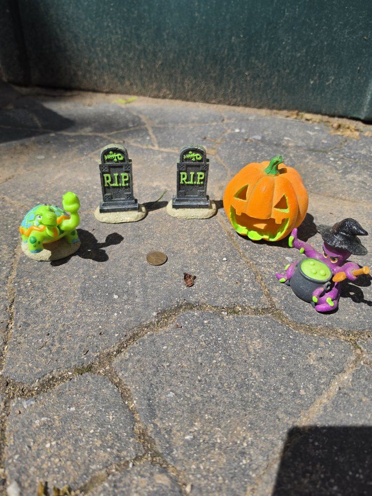 Halloween fish tank décor.