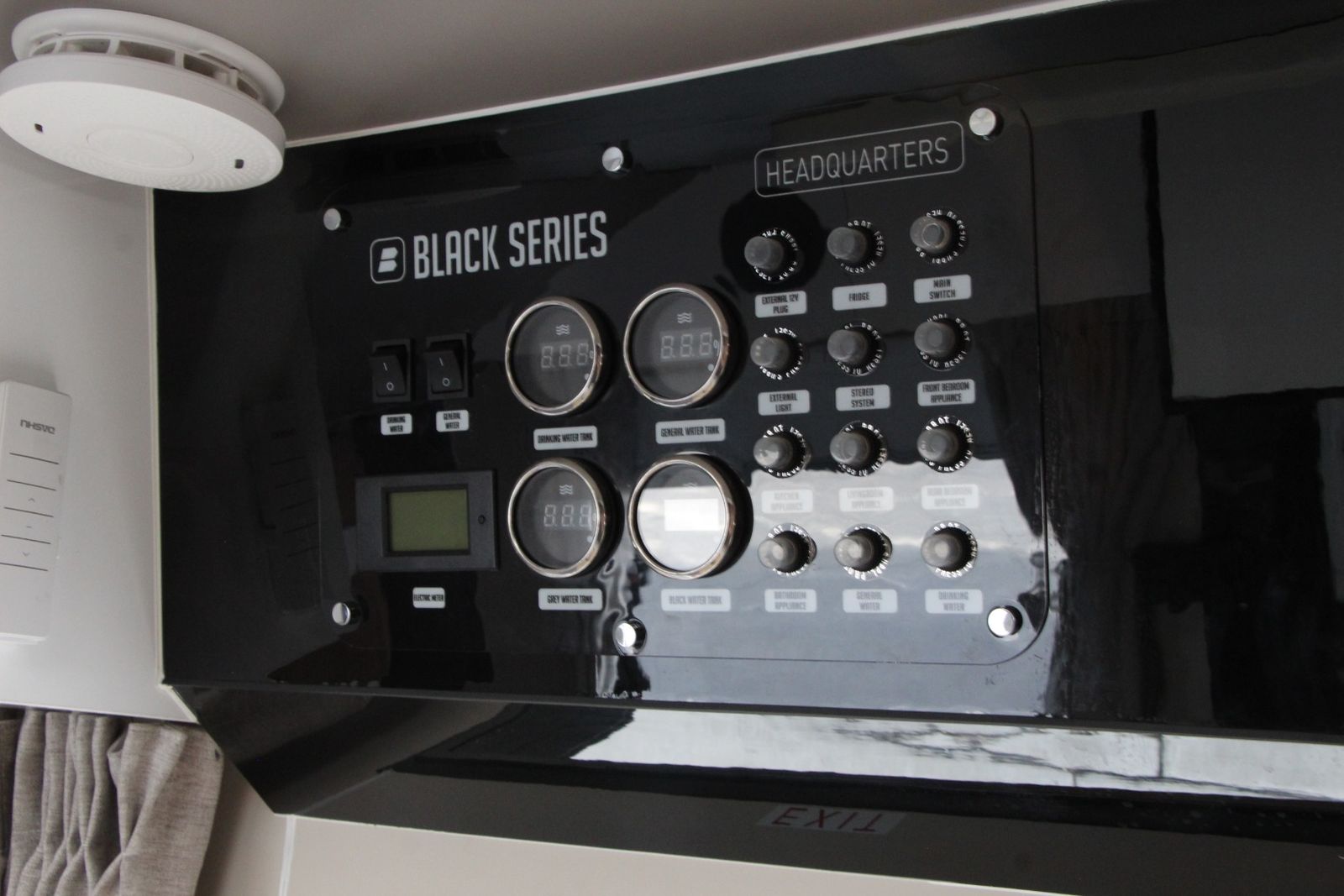 Main image 16