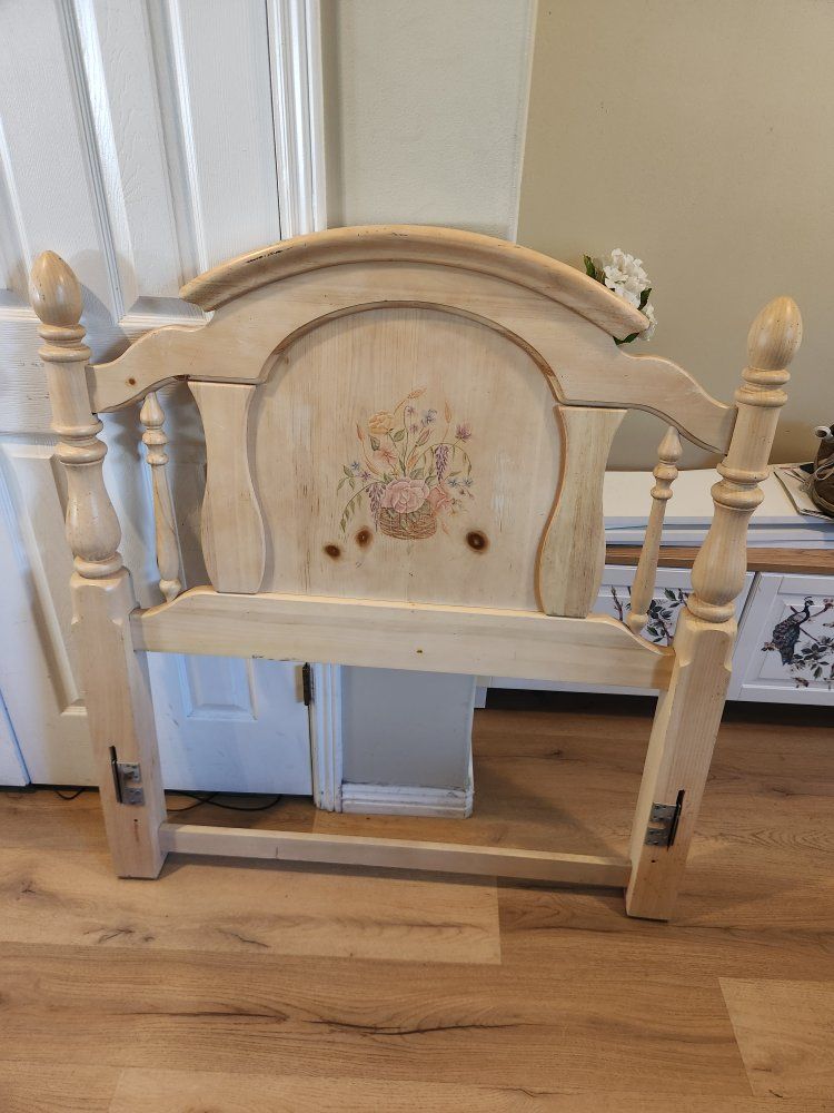 Wooden bed frame - Twin Size with Floral Basket Design