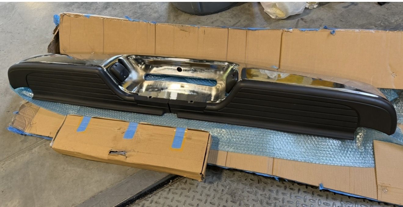 New Rear Step Bumper for 95-04 Toyota Tacoma Chrome Steel