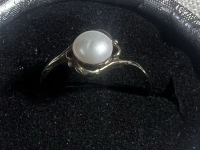 Sterling Silver Pearl Ring - Classic Design, Elegant Gemstone