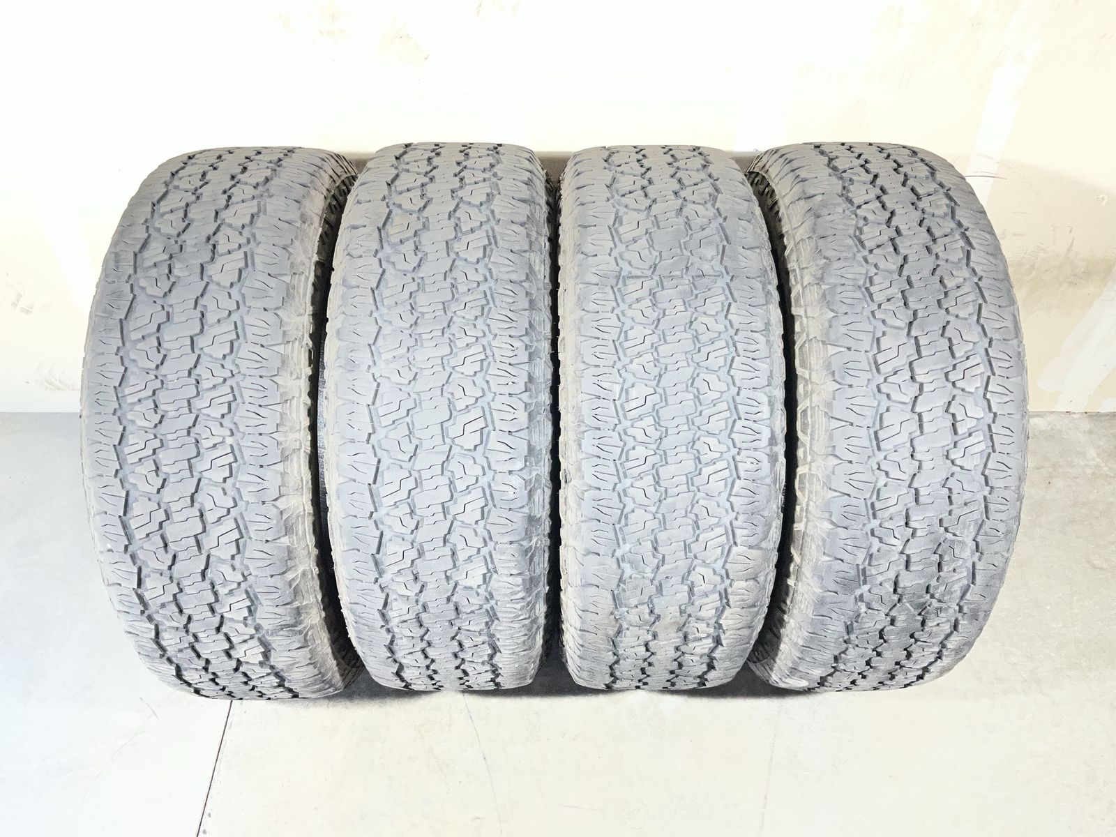 265/70/18LT