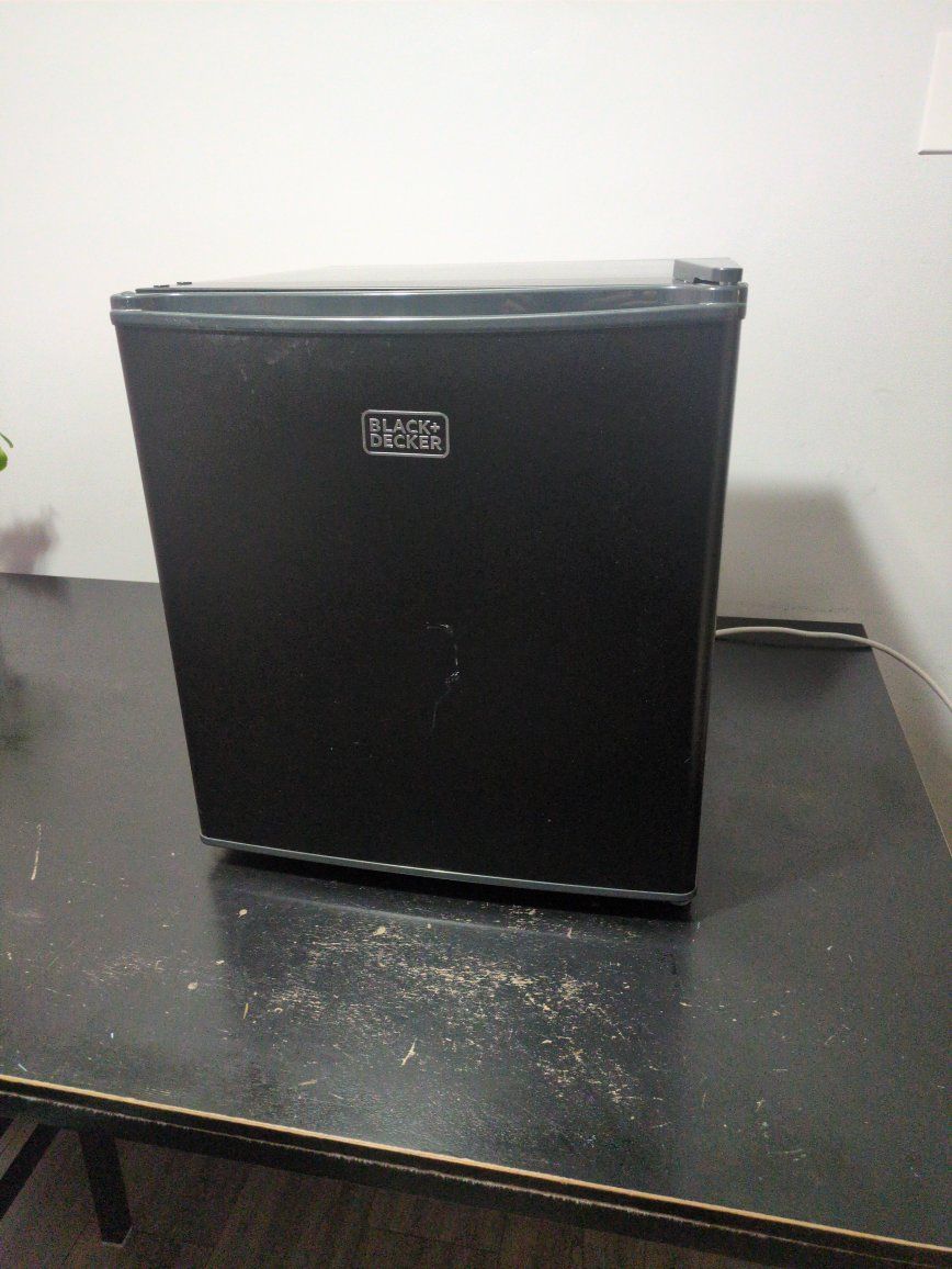 Black + Decker Mini Fridge Compact Refrigerator Black - 1.7 Cu Ft. Perfect for Dorms/Offices