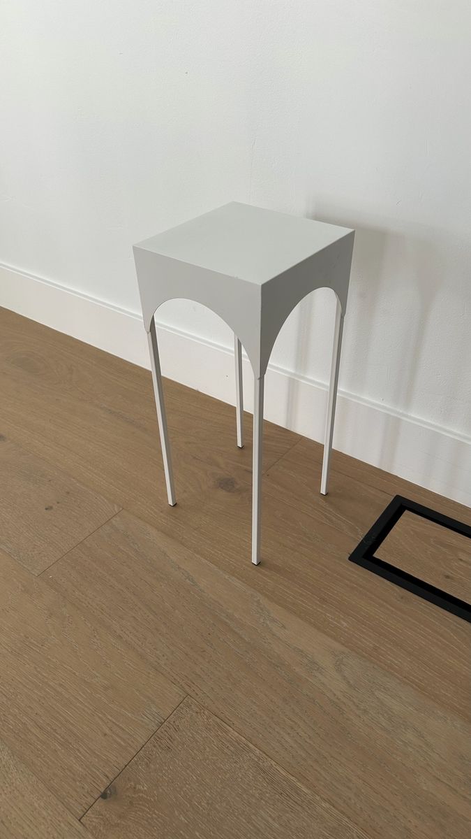 Table/Floor Riser