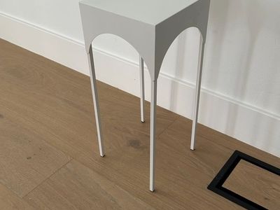 Table/Floor Riser