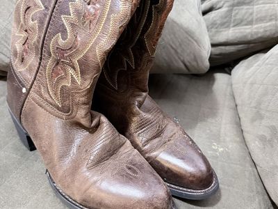 Men’s laredo Heritage R Toe Western Cowboy Boots Brown Embroidered Size 8 D Leather
