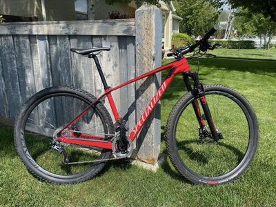 Specialized Stumpjumper Expert Carbon 29er – Medium (17”) – FACT 10m Carbon