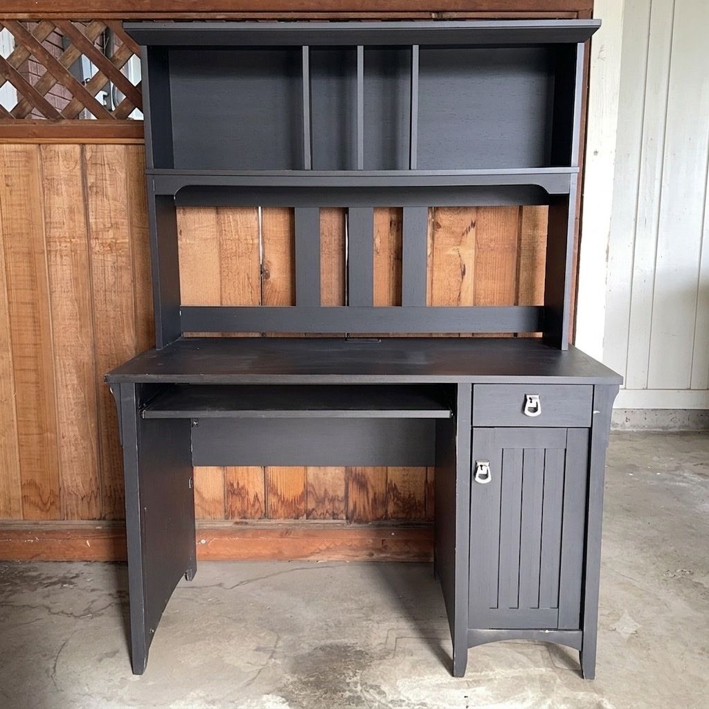 Computer Desk with Storage Hutch