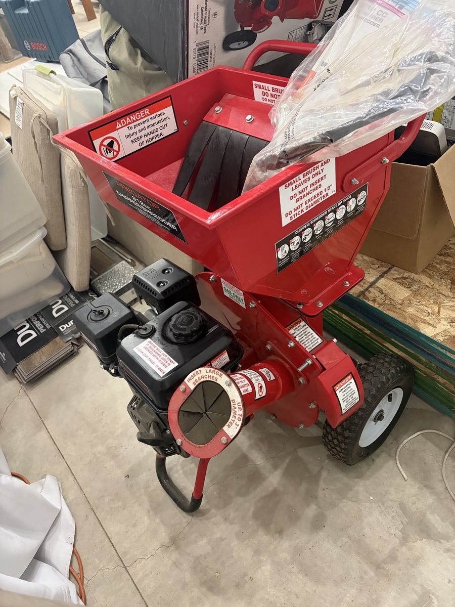 PREDATOR 6.5 HP (212cc) Chipper Shredder
