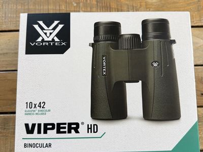 New in box Vortex Viper HD 10X42