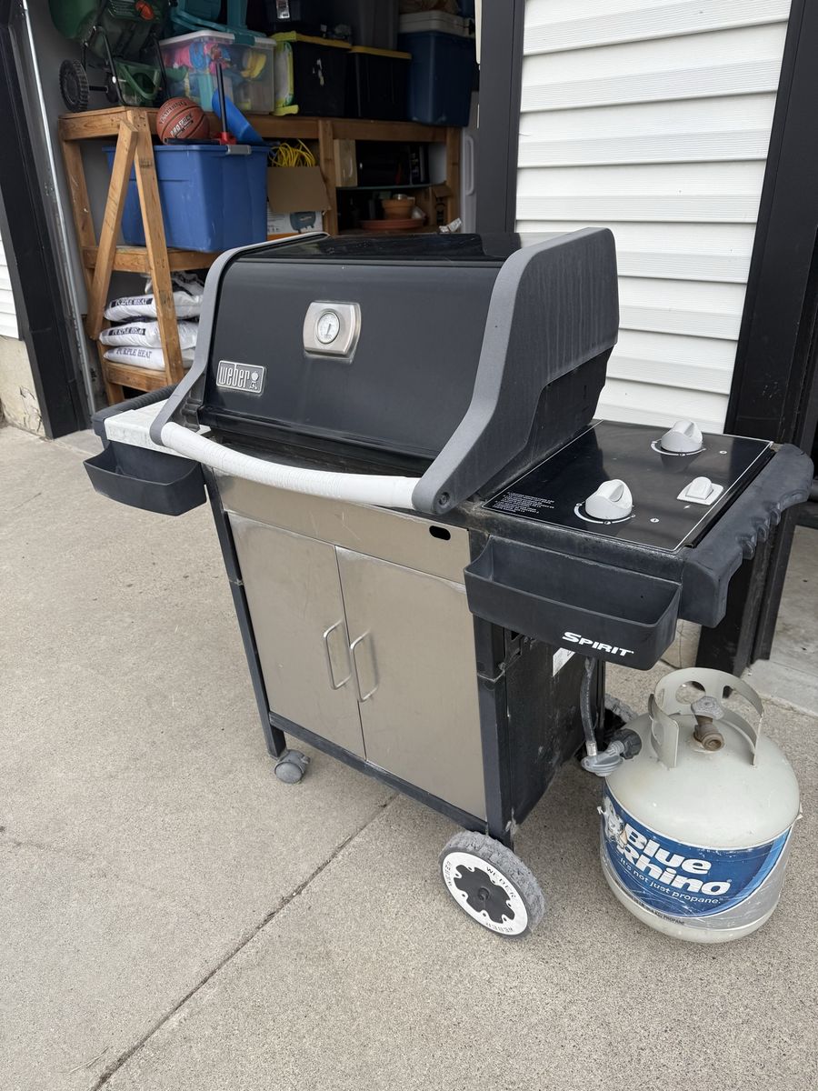 Weber Spirit 3-Burner Propane Gas Grill with Side Tables - Used, Good Condition