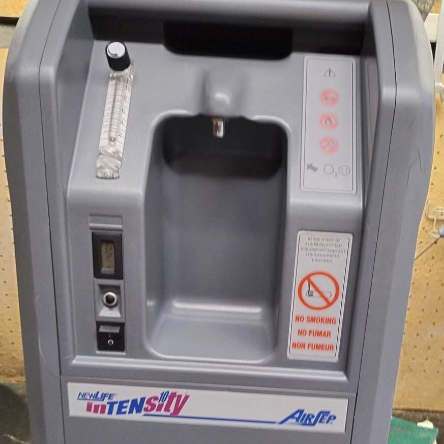 NEWLIFE Intensity 10 AIRSEP Oxygen Concentrator.