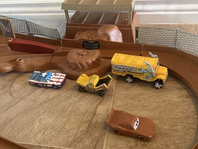 Used Cars 3 Motorized Dirt Track with 4 cars
