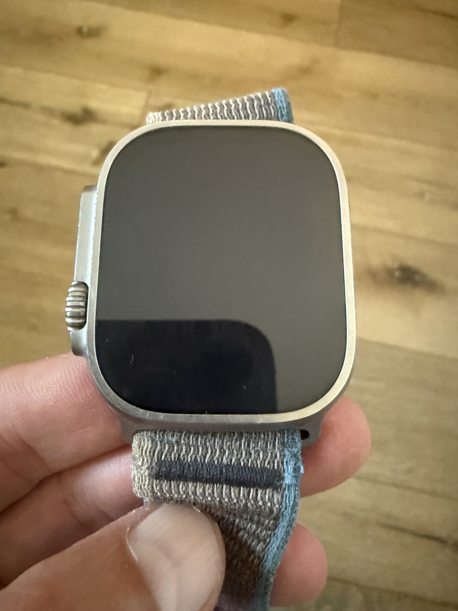 Apple Watch Ultra 49mm GPS + Cellular