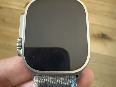 Apple Watch Ultra 49mm GPS + Cellular