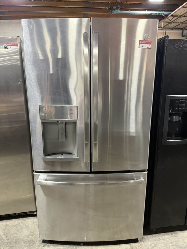BEAUTIFUL GE COUNTER DEPTH FRENCH DOOR FRIDGE