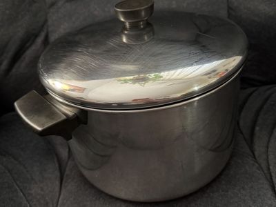Revere Ware 6 Qt. -92b Stainless Steel Stock Pot with Lid - Clinton, Ill. U.S.A.
